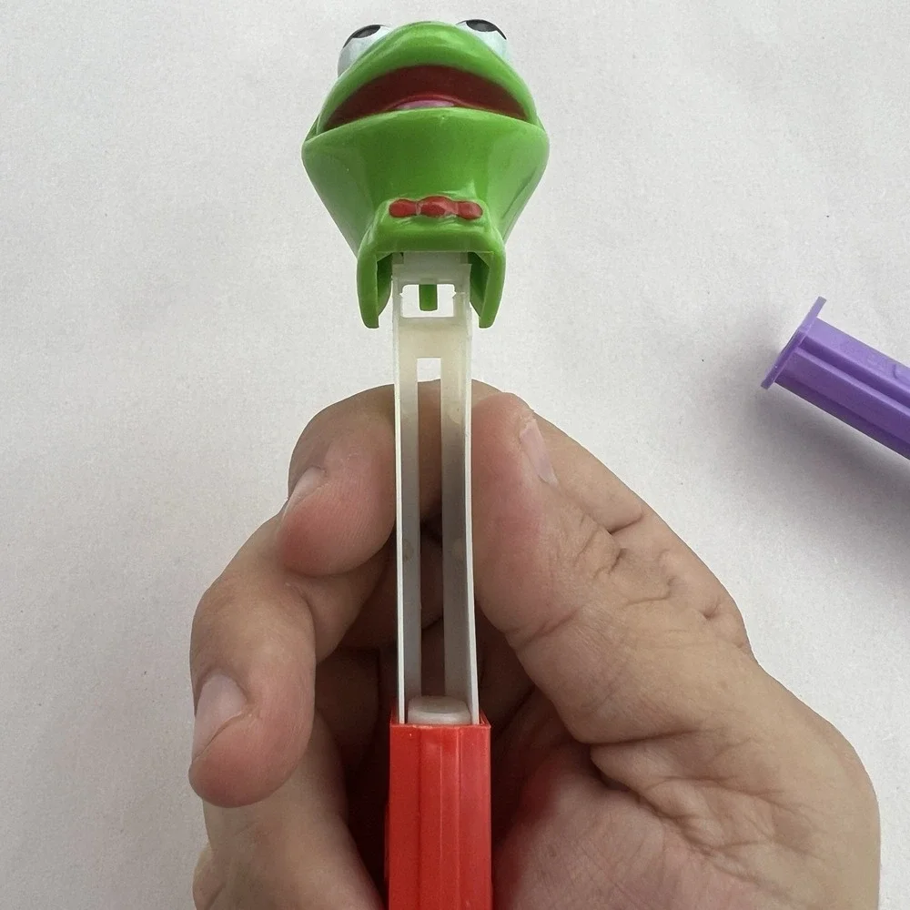 Vintage MUPPETS PEZ Dispensers -- KERMIT and MISS PIGGY SEE PICS FREE‎ SHIPPING
